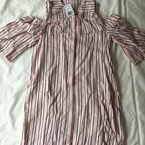 Pink cut-ouy shoulders dress